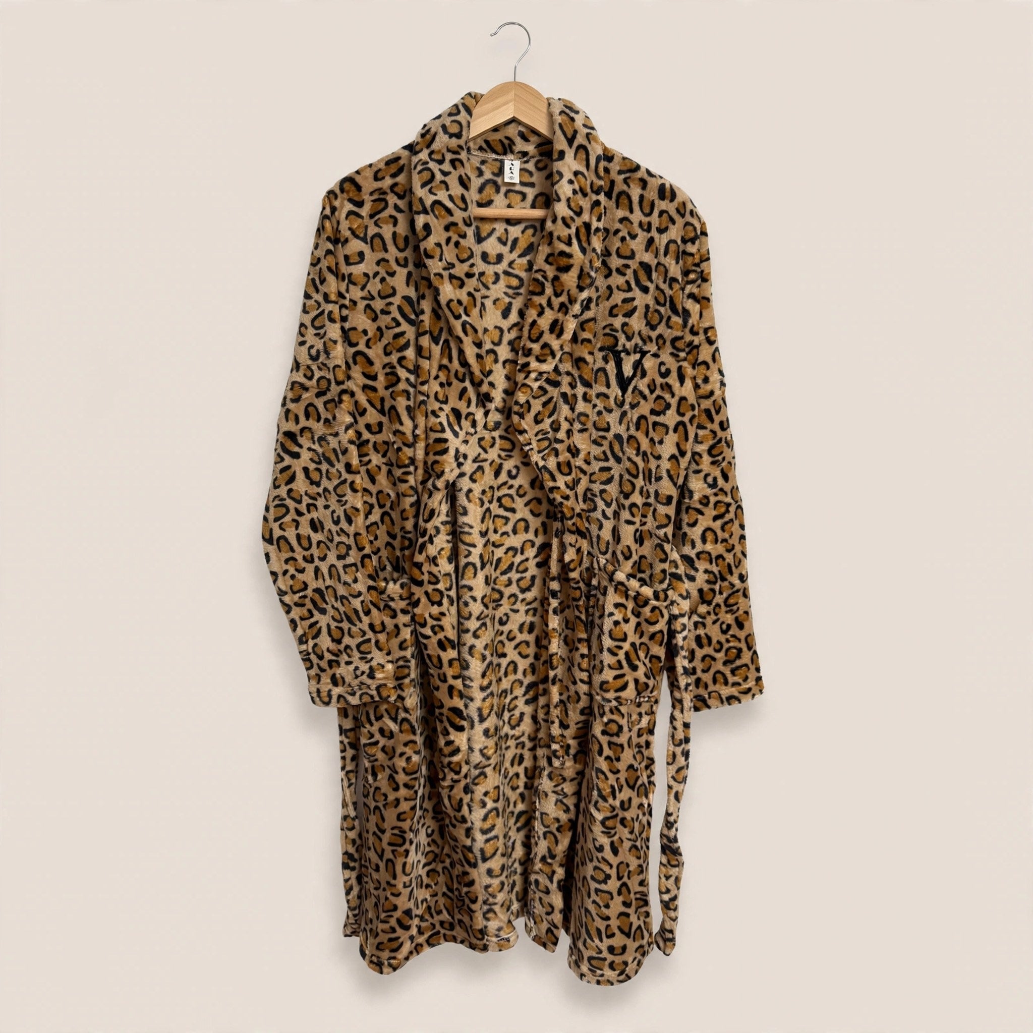Bata de Casa Felpa Estampado Leopardo Camel - Las Cucadas
