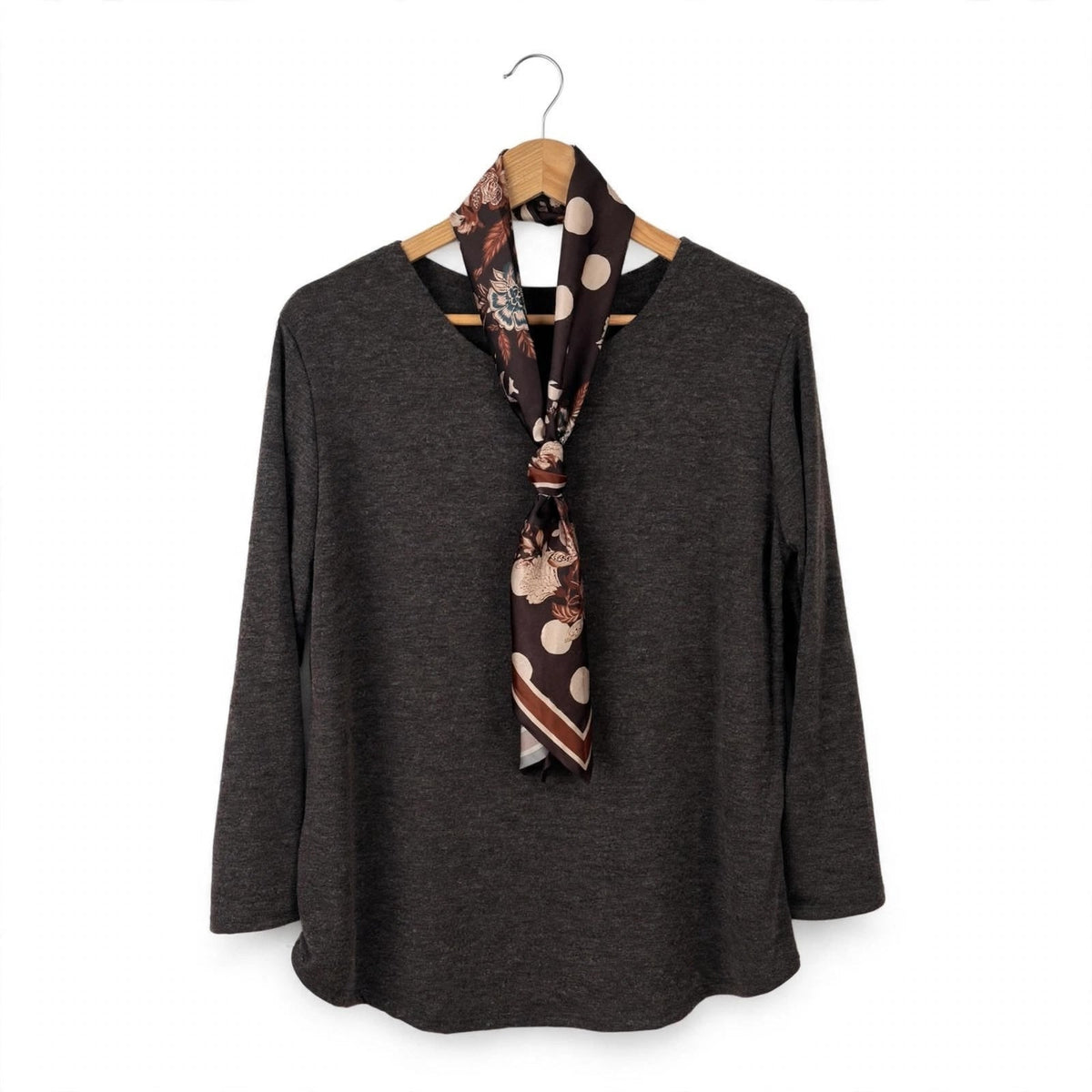 Blusa de manga larga con pañuelo incluido en talla grande - Las Cucadas