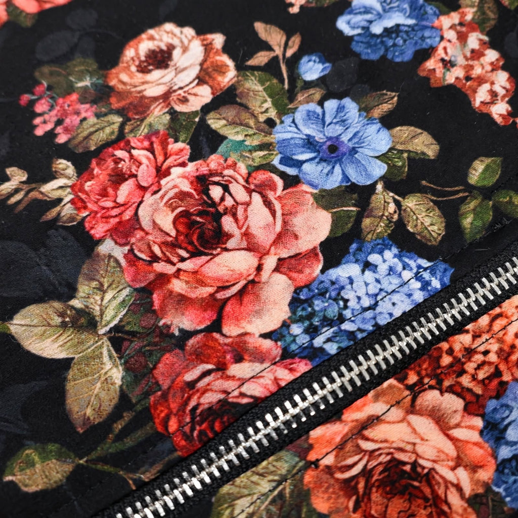 Chaqueta Floral Negra con Capucha - Las Cucadas