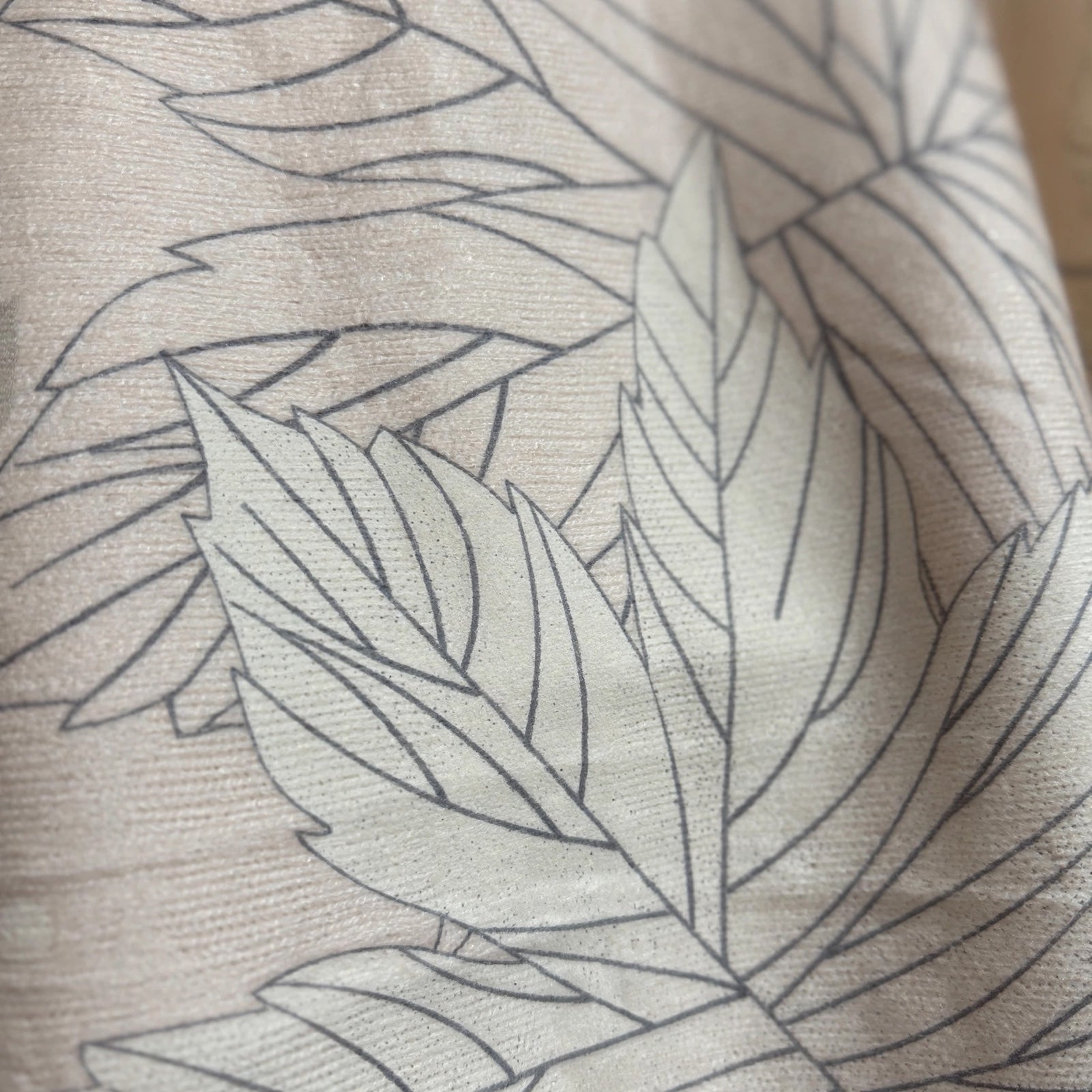 Jersey Punto Fino Crema Estampado Hojas Talla Grande - Las Cucadas