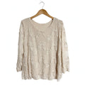Blusa las cucadas de erisa de manga larga en color beige con malla semitransparente y bordados florales detallados