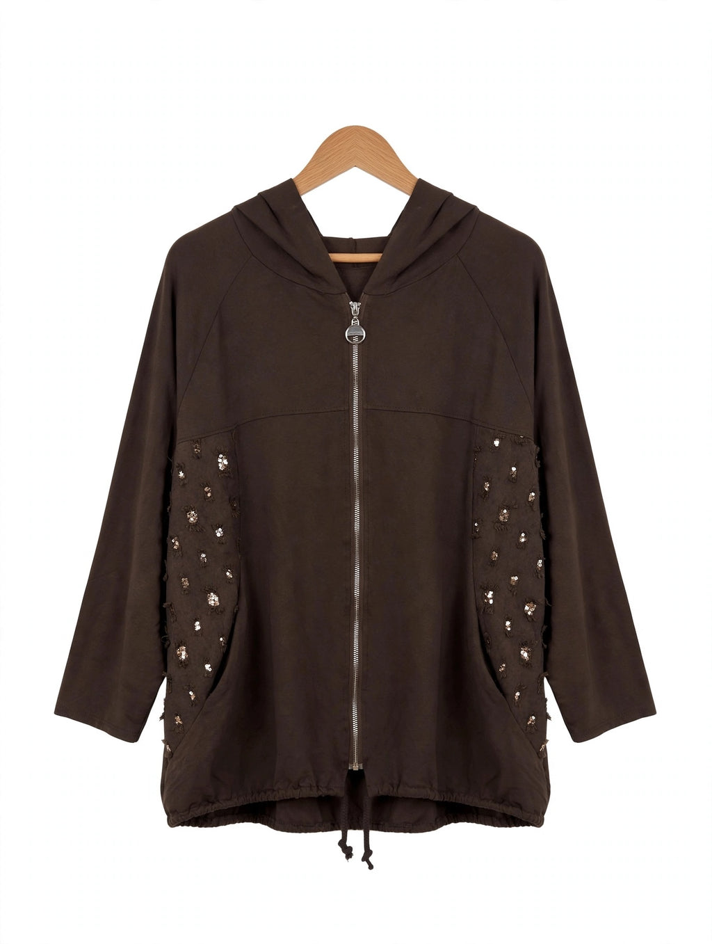 Sudadera las cucadas de erisa marrón chocolate con cremallera, paneles de lentejuelas y bajo ajustable con cordón.