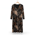 Vestido midi las cucadas de erisa de manga larga con estampado botánico en tonos tierra, beige y crema sobre fondo negro