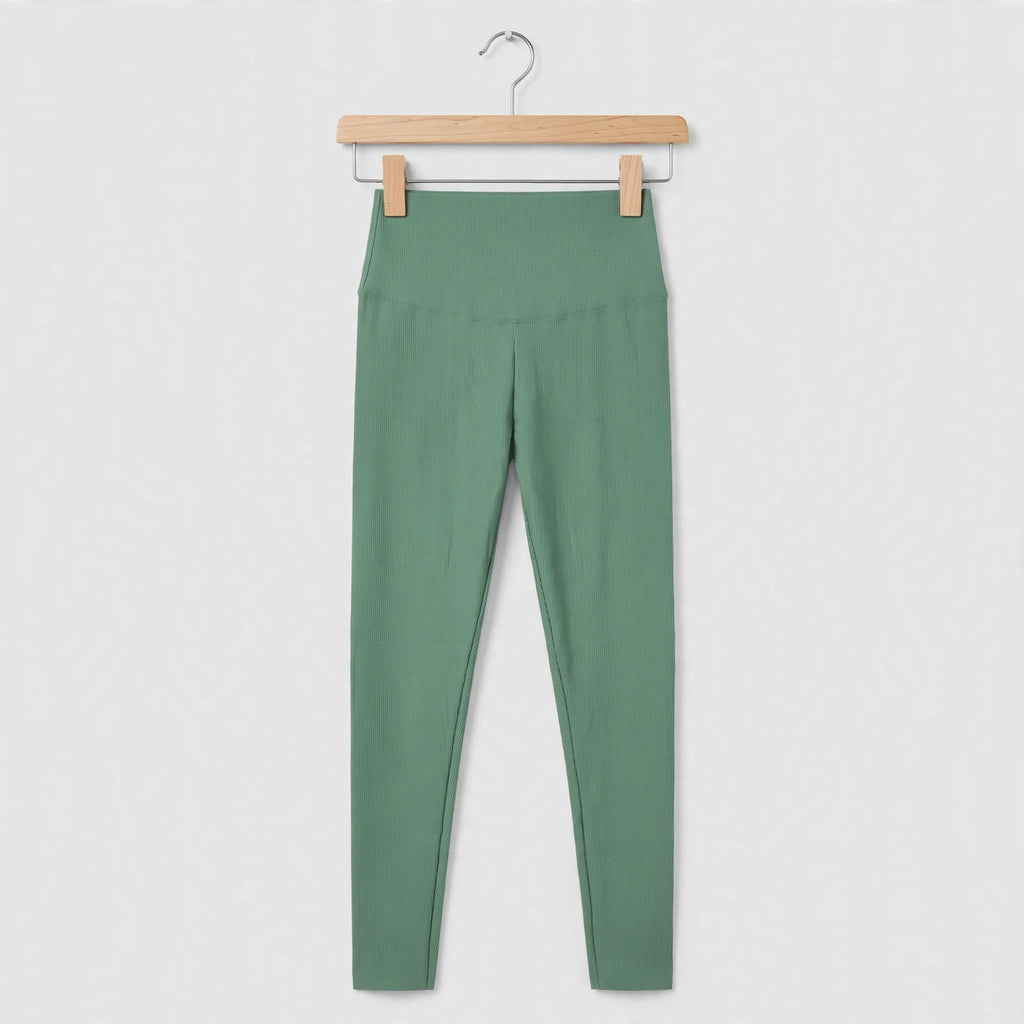 Leggings Canalé Verde Salvia Tiro Alto - Las Cucadas