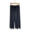 Pantalón Curvy de terciopelo con leopardo en relieve - Las Cucadas