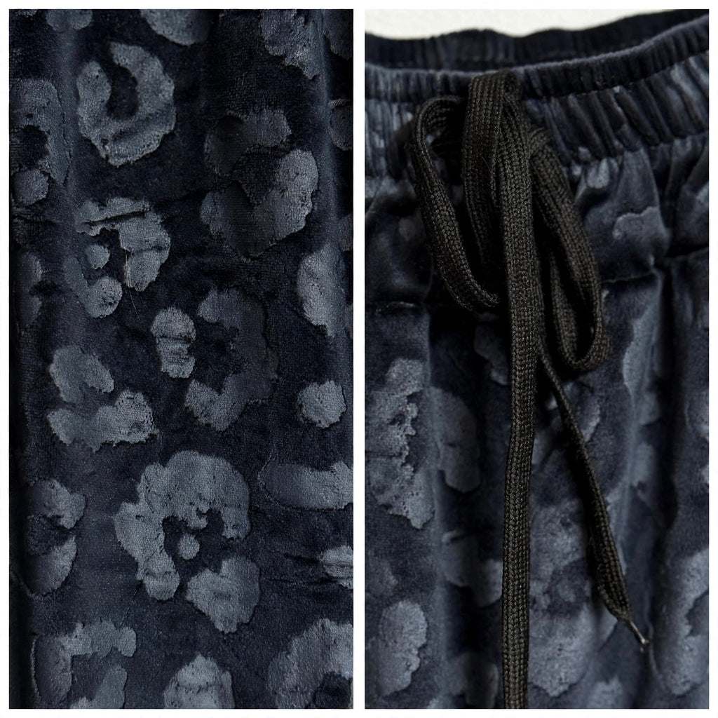 Pantalón Curvy de terciopelo con leopardo en relieve - Las Cucadas