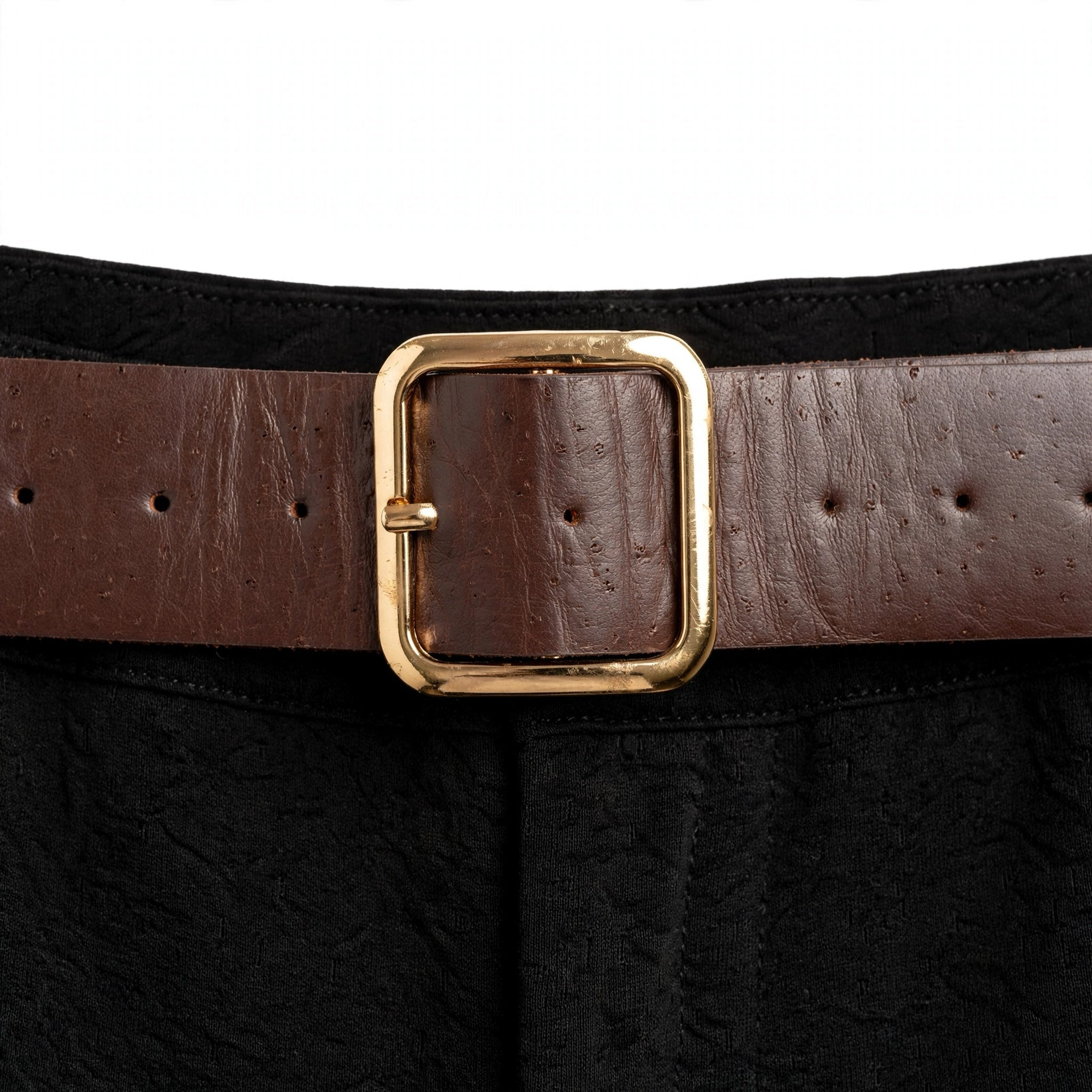 Pantalones De Corte Recto Con Cinturón Oscuro - Las Cucadas