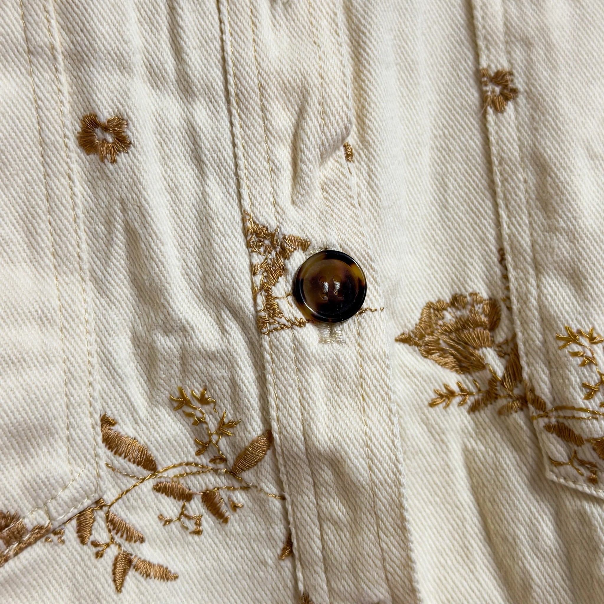 Sobrecamisa Vaquera Crema Bordado Floral Talla Grande - Las Cucadas